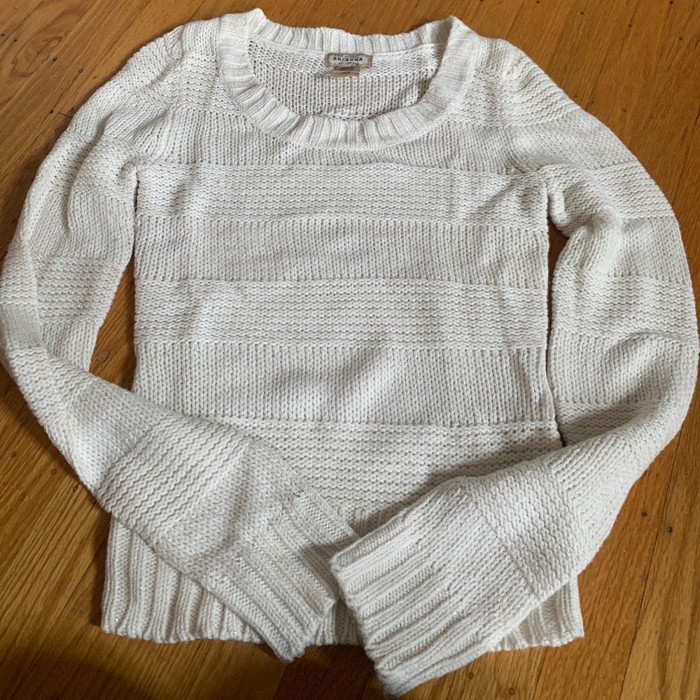 Juniors  crew neck sweater